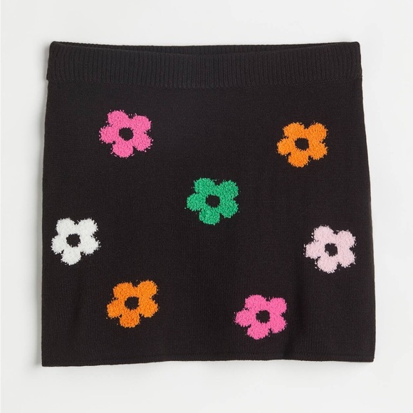 Knit flower power mini skirt🌸 - Picture 2 of 2